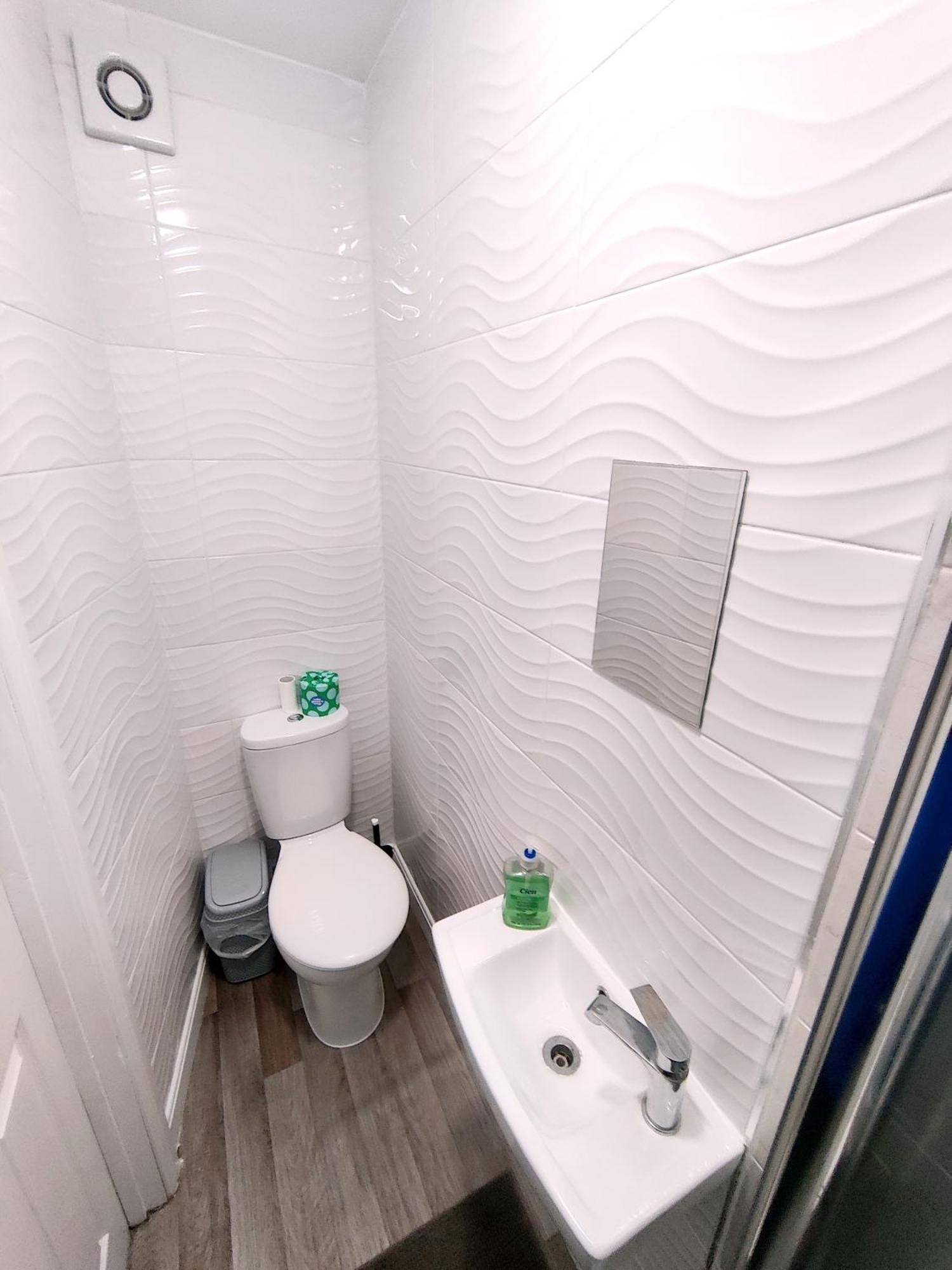 House Share With Few Ensuite Rooms Near Southmead Bristol Esterno foto