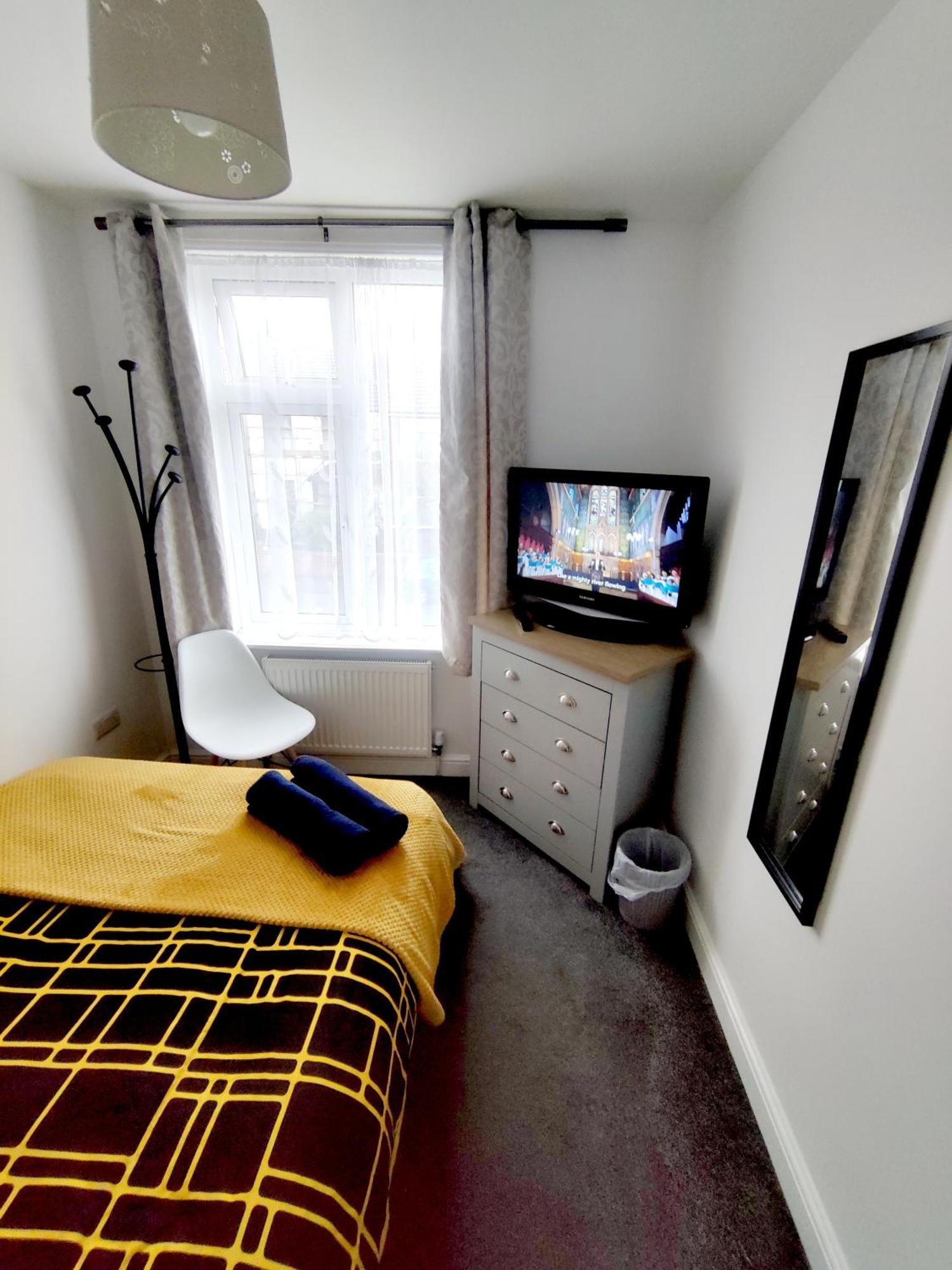 House Share With Few Ensuite Rooms Near Southmead Bristol Esterno foto