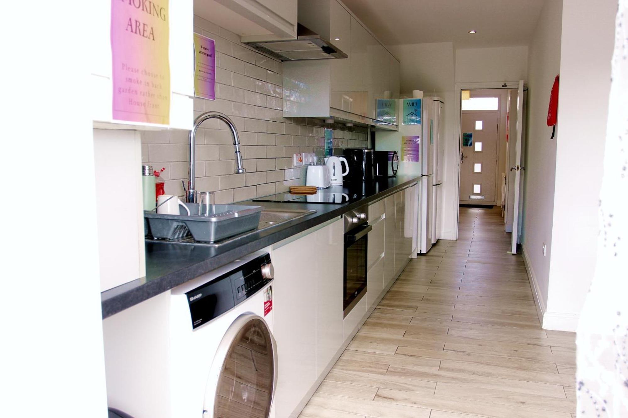 House Share With Few Ensuite Rooms Near Southmead Bristol Esterno foto